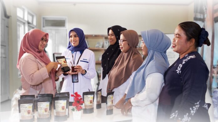 PNM Aktivitas PNM Banyuwangi memberikan akses keuangan dan pendampingan kepada ibu-ibu. (Foto/PNM Banyuwangi)