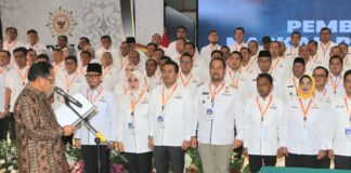 Bupati Banyuwangi Ipuk Fiestiandani dilantik sebagai pengurus Apkasi oleh Menteri Dalam Negeri Tito Karnavian di Jakarta, Kamis (17/7/2025). (Foto/ist)