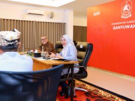 Tim Digitalisasi Bansos dari Pemerintah Pusat bertemu Bupati Banyuwangi Ipuk Fiestiandani, Jumat (18/7/2025). (Foto/ist)