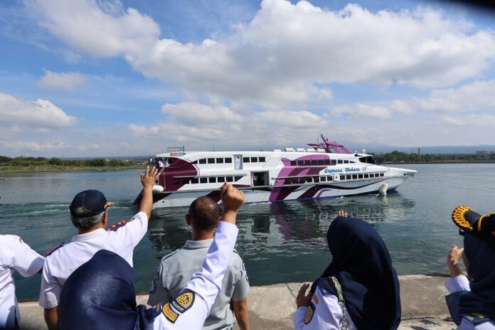 Pelepasan pelayaran perdana kapal cepat Banyuwangi-Denpasar, Rabu (23/7/2025). (Foto/Humas Pemkab)