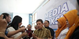 Dirut BPJS Kesehatan menjawab pertanyaan wartawan. (Foto/BPJS Kesehatan)
