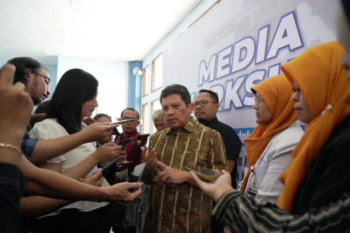 Dirut BPJS Kesehatan menjawab pertanyaan wartawan. (Foto/BPJS Kesehatan)