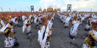 Atraksi budaya yang mendorong pariwisata ikut mendongkrak perekonomian Kabupaten Banyuwangi. (Foto/dok)