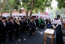 Bupati Banyuwangi Ipuk Fiestiandani melantik 34 pejabat Pemkab Banyuwangi, Rabu (15/10/2025). (Foto/Humas Pemkab Banyuwangi)