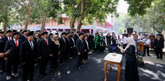 Bupati Banyuwangi Ipuk Fiestiandani melantik 34 pejabat Pemkab Banyuwangi, Rabu (15/10/2025). (Foto/Humas Pemkab Banyuwangi)