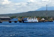 Aktivitas penyeberangan di Pelabuhan Ketapang,Banyuwangi. (Foto/udi)