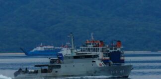 Kapal milik Lanal Banyuwangi berpatroli di perairan Selat Bali selama libur Nataru, Minggu (21/12/2025). (Foto/Pen. Lanal Banyuwangi)