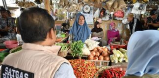 Satgas Pangan Banyuwangi menggelar sidak ke sejumlah pasar, Kamis (12/2/2026). (Foto/Humas Pemkab)