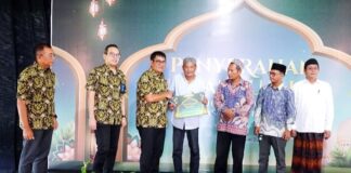 Dukung Ibadah Ramadan Lebih Khusyuk, Petrokimia Gresik Bantu Ratusan Tempat Ibadah Sekitar Perusahaan