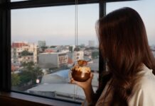 Nikmatnya Mocca Berry dan Sunset di Aston Inn Jemursari