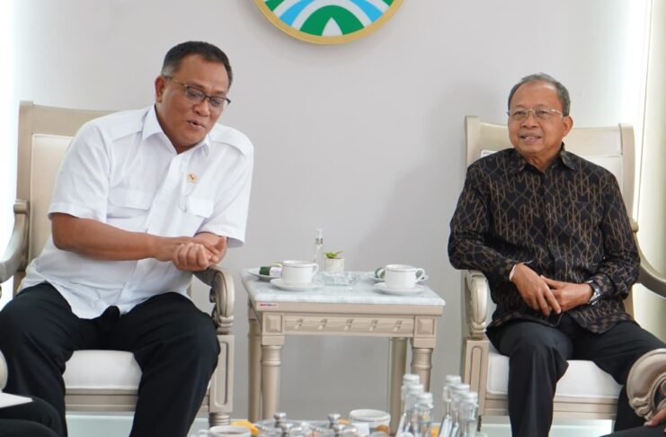 Gubernur Bali Temui Menteri LH, Bahas Masalah Sampah