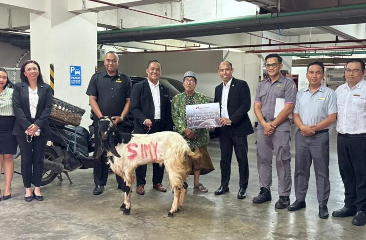 Sambut Idul Adha, Swiss-Belinn Manyar Surabaya Serahkan Hewan Kurban