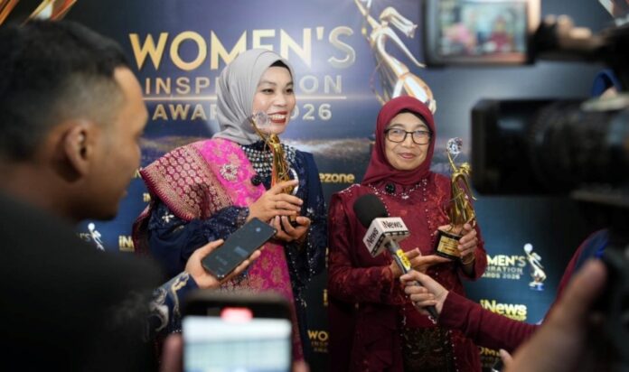 women PNM Dua nasabah PNM Mekaar menyabet penghargaan Women’s Inspiration Awards 2026, Kamis (30/4/2026) lalu. (Foto/ist)