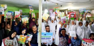 Sumringahnya Anak-Anak Pedalaman Mendapat Ribuan Buku Baru dari PNM. (Foto/ist)