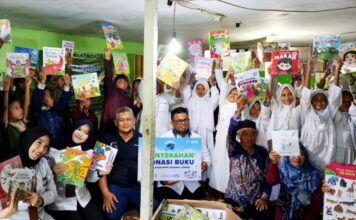 Sumringahnya Anak-Anak Pedalaman Mendapat Ribuan Buku Baru dari PNM. (Foto/ist)
