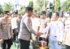 Perkuat Kerukunan beragama, Kapolda Jatim Bagikan 2.055 Kitab Suci di Banyuwangi