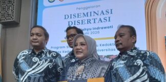 Berkat Selaput Pembungkus Jantung Sapi, Dwi Wahyu Indrawati, Raih Gelar Doktor dari FKG Unair