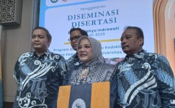 Berkat Selaput Pembungkus Jantung Sapi, Dwi Wahyu Indrawati, Raih Gelar Doktor dari FKG Unair