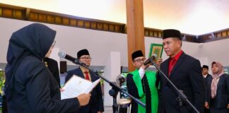 Dilantik jadi Sekda Banyuwangi, ini Perjalanan Karir Suyanto Waspo Tondo Suyanto Waspo Tondo dilantik menjadi Sekda Banyuwangi, Selasa (2/6/2026). (Foto/Humas Pemkab Banyuwangi)