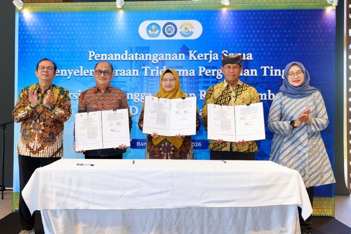 UNIAR Penandatanganan kerjasama antara Pemkab Banyuwangi dan Unair dalam pengembangan pendidikan dokter spesialis, Sabtu (4/7/2026). (Foto/Humas Pemkab)