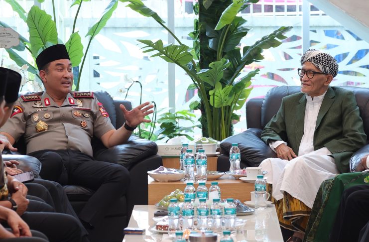 Harmonis, Kapolri Silaturahmi dengan Rais Aam PBNU di Surabaya
